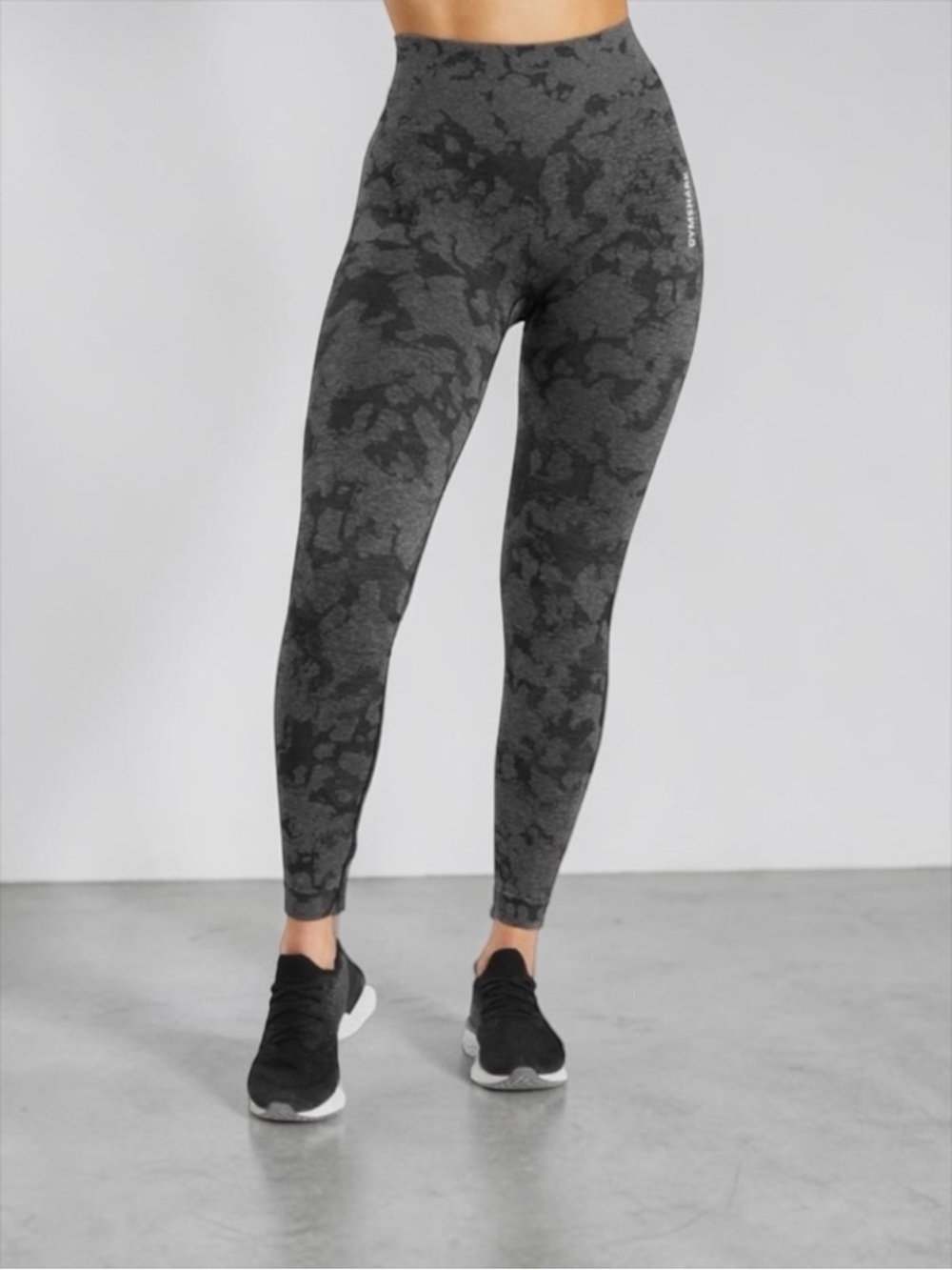 Gymshark Women’s Adapt Camo Seamless Charcoal Leggings In Size Medium